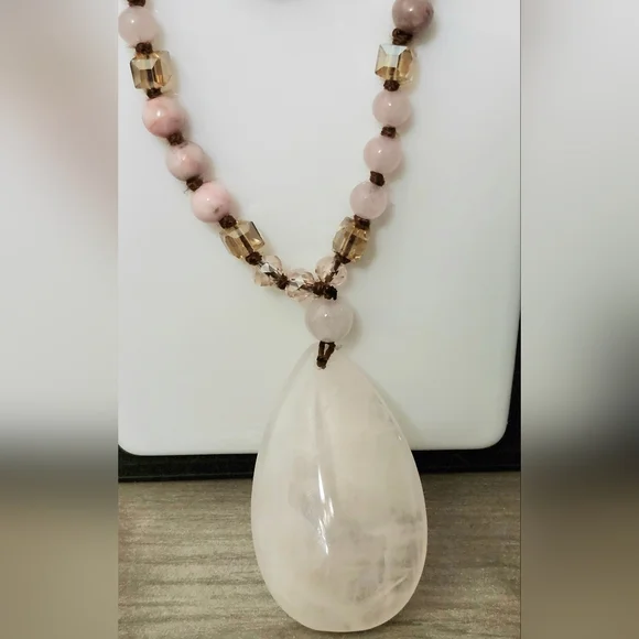 Harmony Necklace handcrafted with natural Stone Quartz, and Agate. - Picture 3 of 3